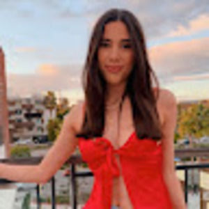 Meet your Posher, Sarina